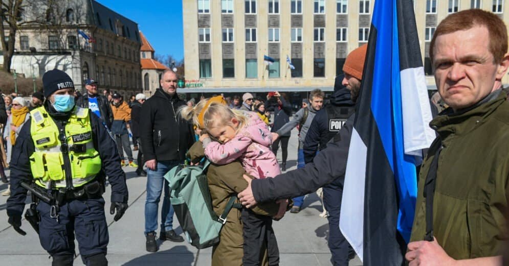 В Естонії тисячі людей вийшли на протести проти вакцинації та COVID-сертифікатів 3