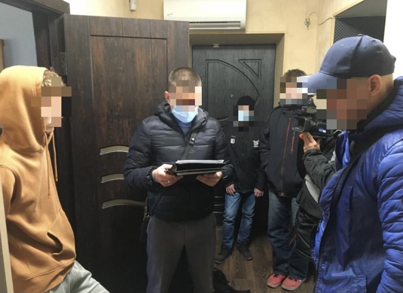 В Запорожской области мужчина создал фейковое приложение «Дія» и торговал COVID-сертификатами 3