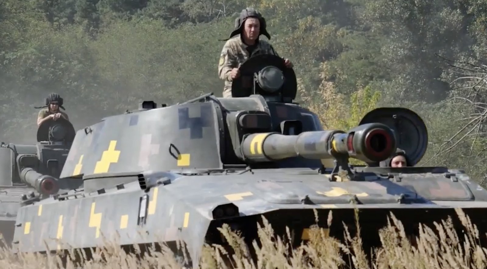 Украинские военные учились уничтожать вражеский десант возле Крыма 2