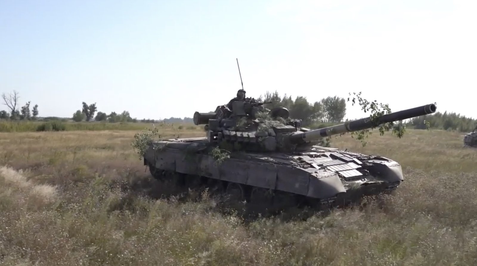 Украинские военные учились уничтожать вражеский десант возле Крыма 1