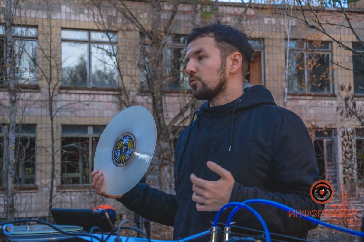 Автори проєкту “Звуки Чорнобиля” представили першу платівку посеред Прип’яті 1