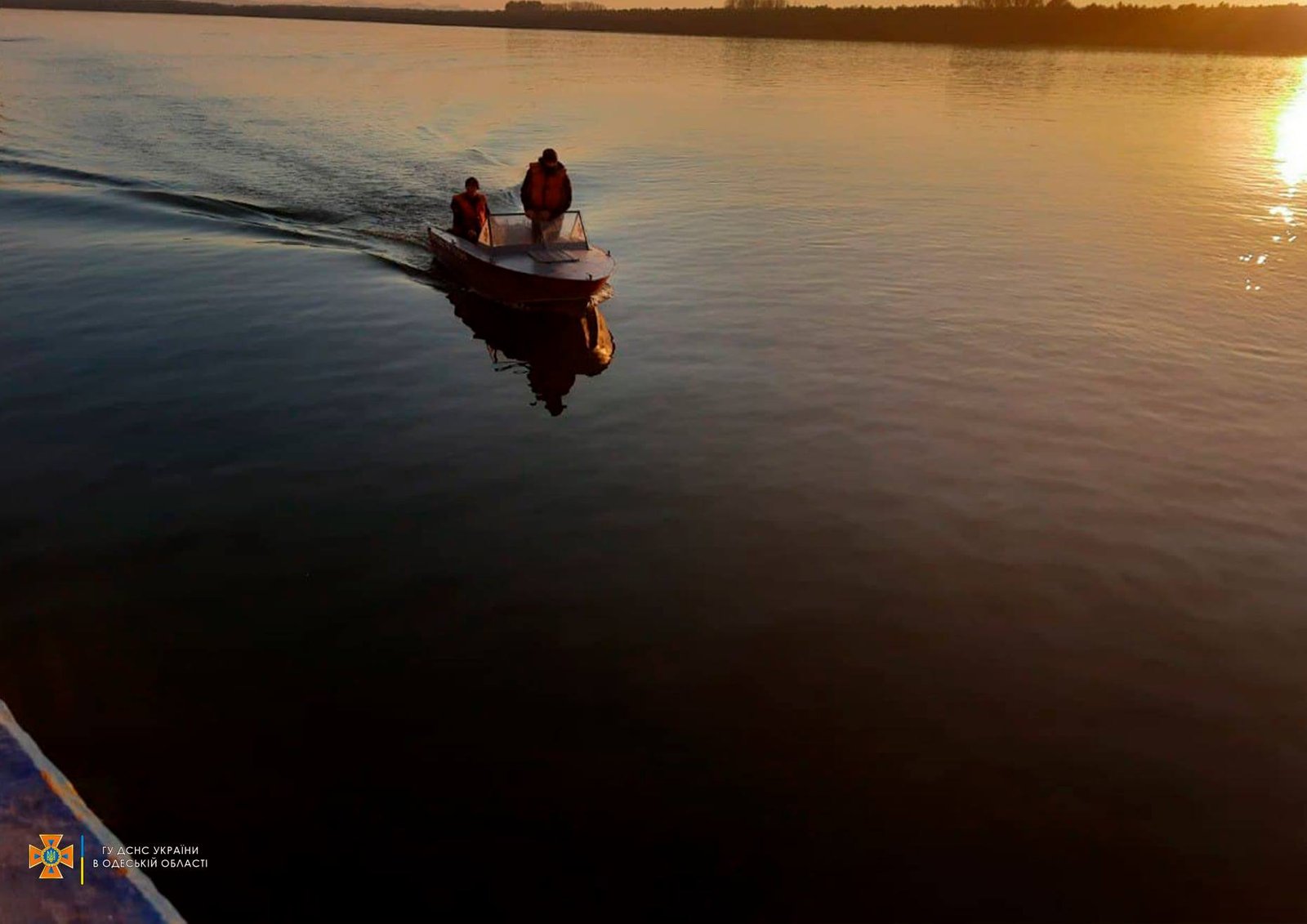 В Одесской области моряк упал с судна в воду: его ищут спасатели и водолазы 4
