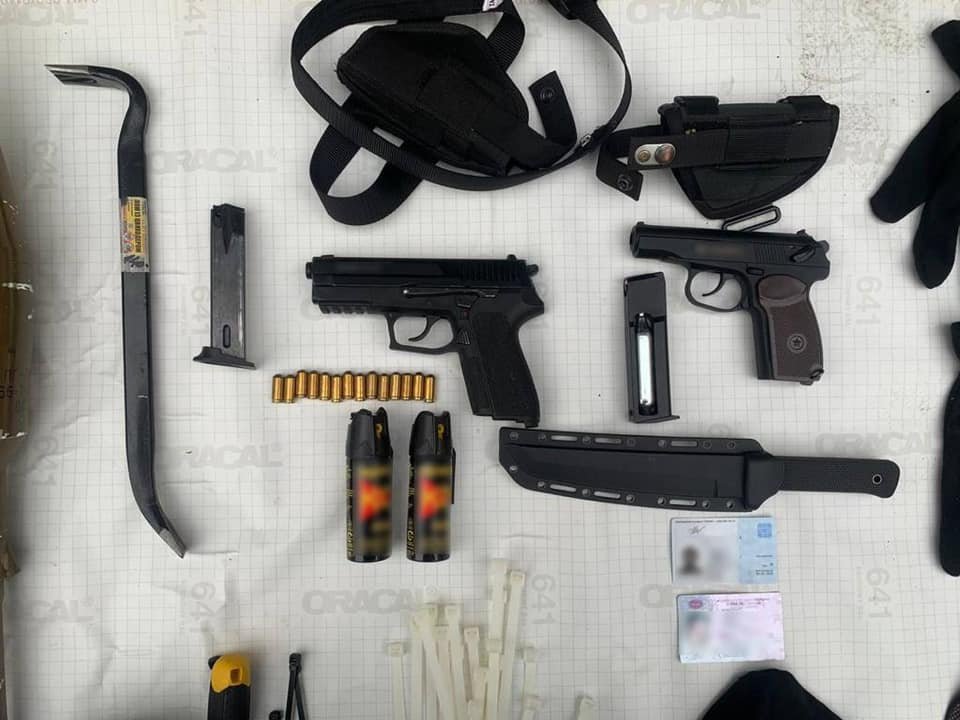 Врывались в дома, связывали хозяев и выносили наличку: в Киевской области задержали банду вооружённых грабителей из РФ 2
