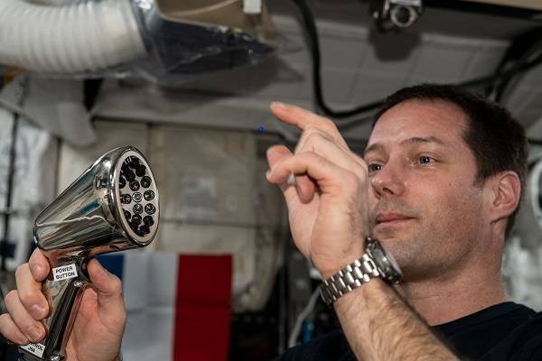 В NASA показали, как живут космонавты на МКС 3