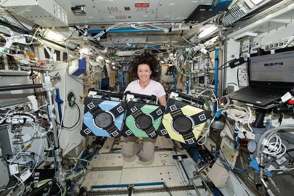 В NASA показали, как живут космонавты на МКС 13