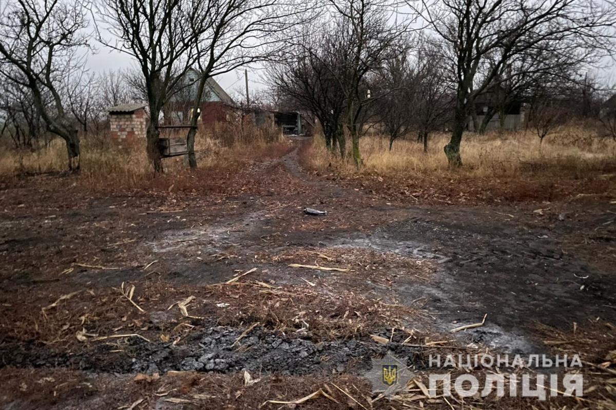 Под Харьковом дети собирали капусту в поле и подорвались на гранате: 13-летнему мальчику оторвало фалангу пальца 3