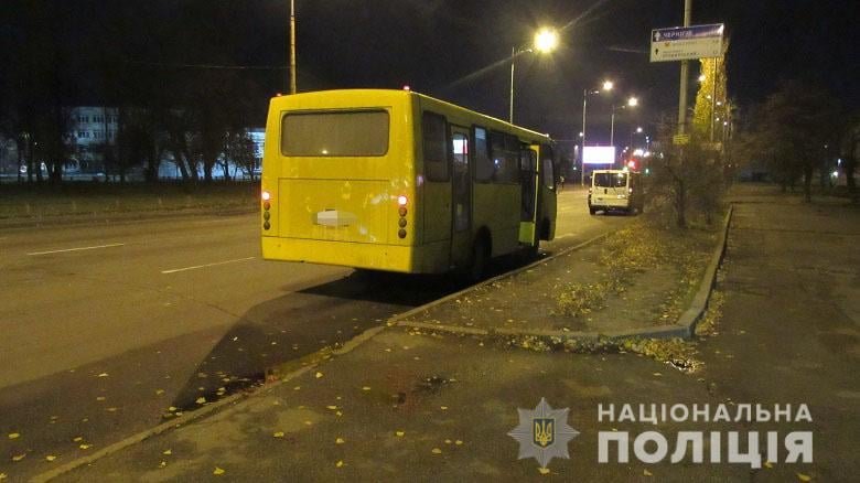 У Києві чоловік викрав маршрутку і катався на ній містом. Йому загрожує до 5 років в'язниці 1