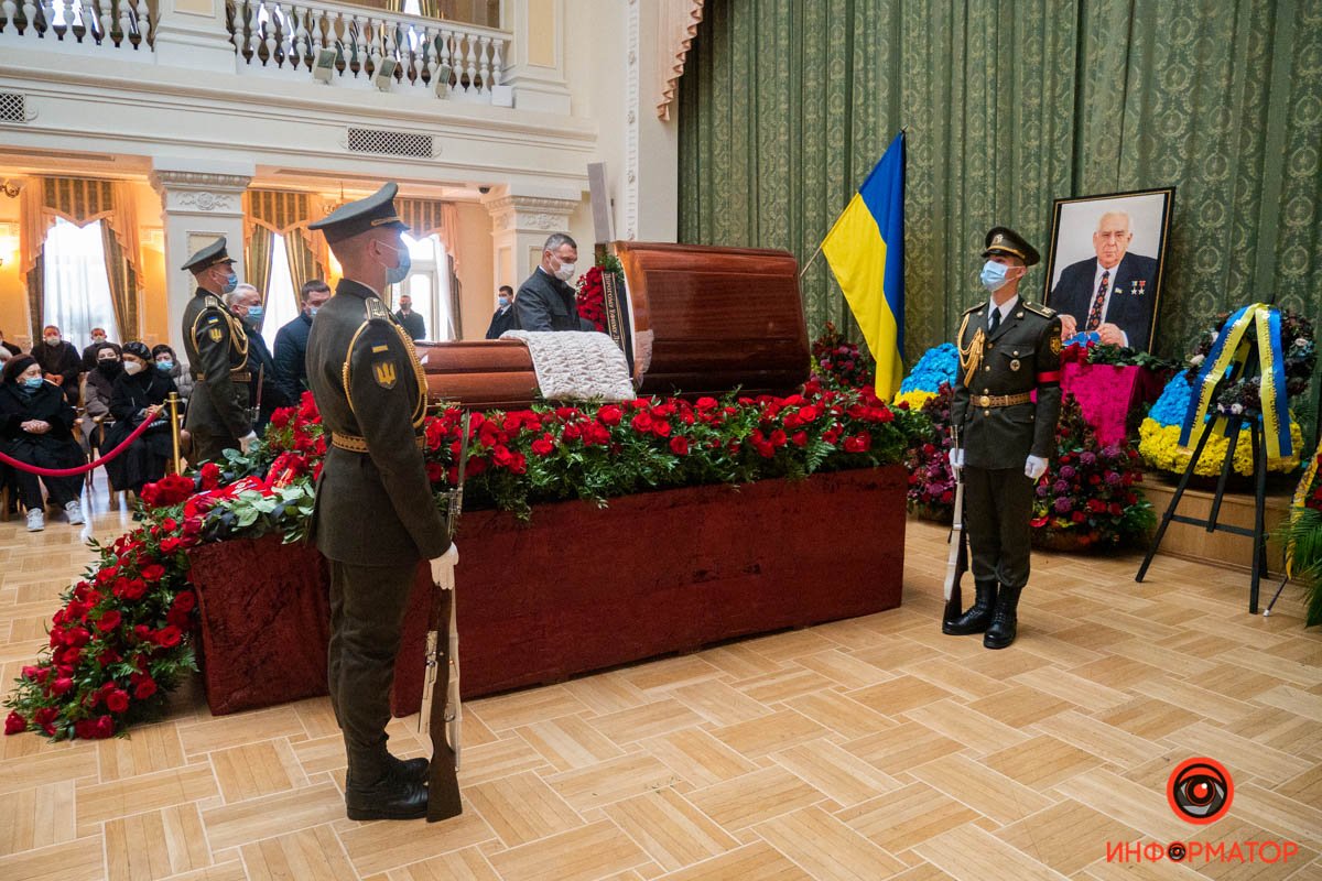 Как в Киеве попрощались с политиком и Героем Украины Ефимом Звягильским 1