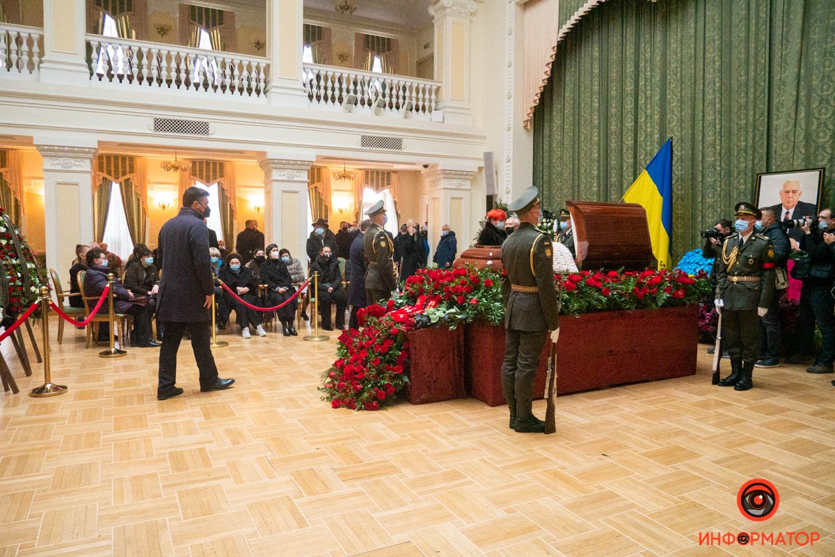 Как в Киеве попрощались с политиком и Героем Украины Ефимом Звягильским 11