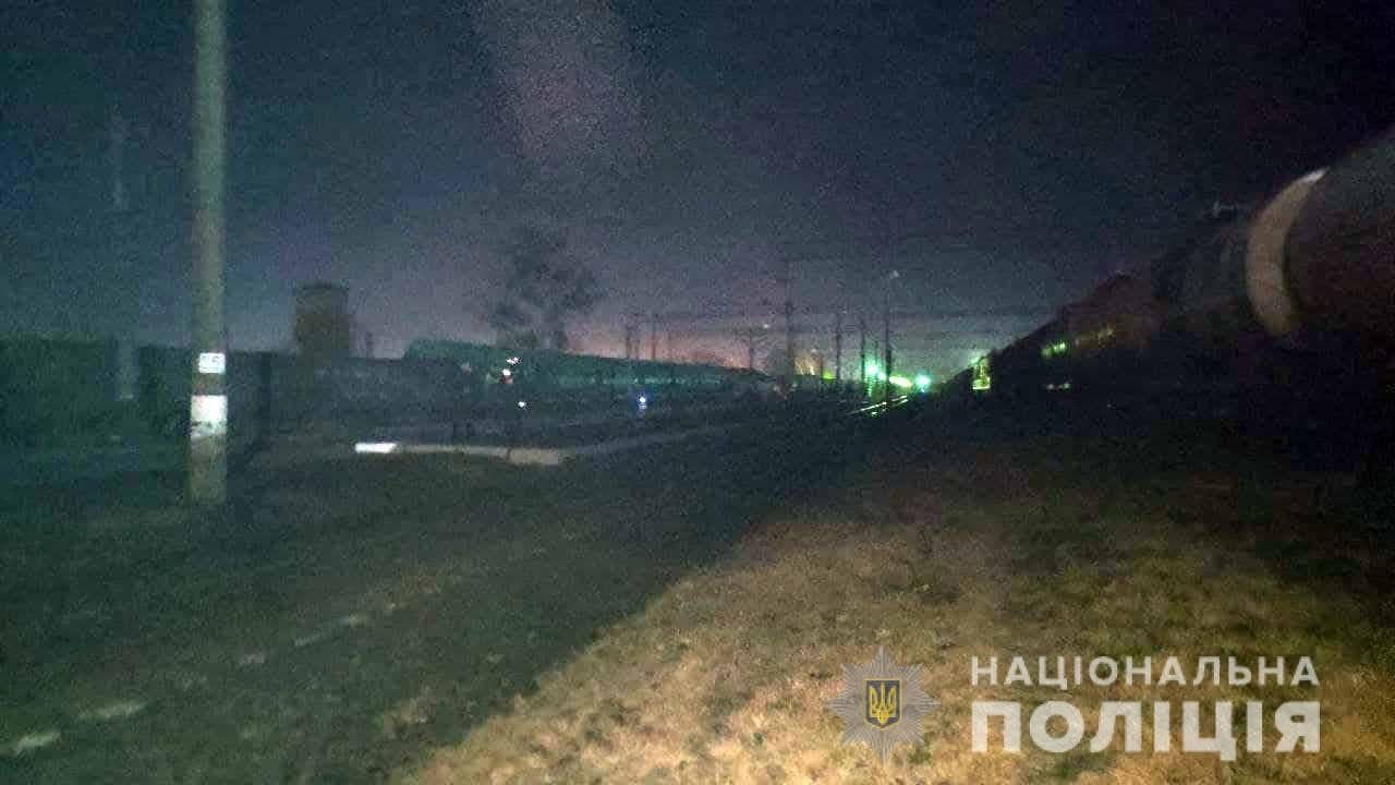 На Рівненщині 12-річного підлітка вдарило струмом: його знайшли між вагонами 3
