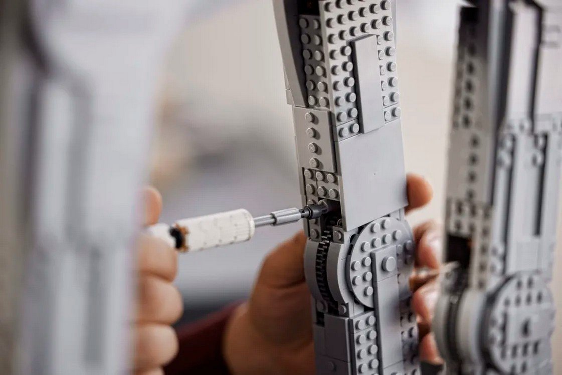 Lego представила робота AT-AT из «Звёздных войн» на почти 7 тысяч деталей 3