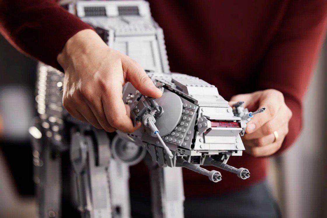 Lego представила робота AT-AT из «Звёздных войн» на почти 7 тысяч деталей 8