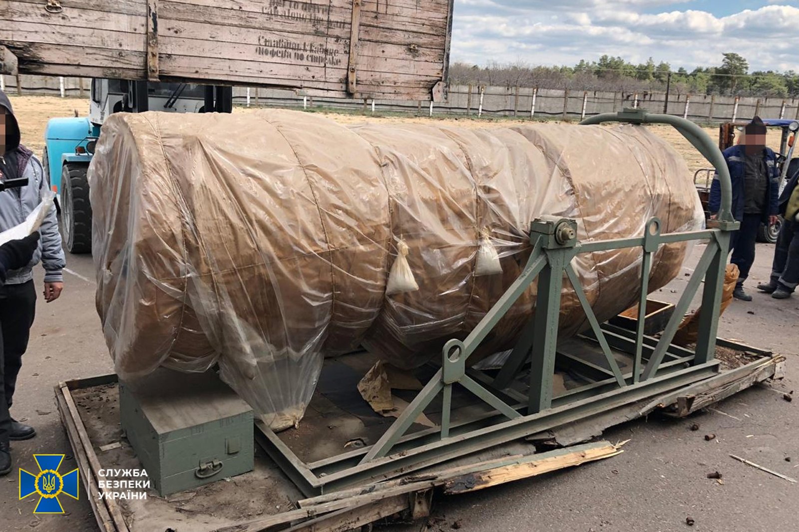 СБУ передала Минобороны оружие, боеприпасы и запчасти для танков и авиации на 1 миллиард гривен 3