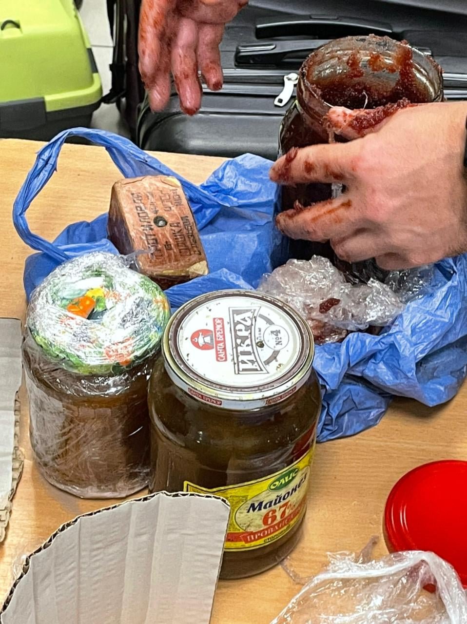 У Херсонській області затримали чоловіка, який віз з окупованого Криму вибухівку у банці з варенням 1