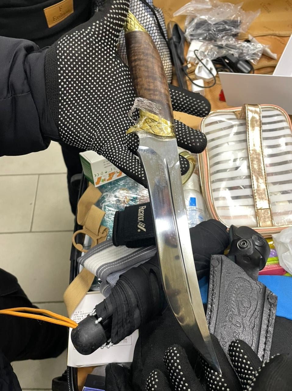 У Херсонській області затримали чоловіка, який віз з окупованого Криму вибухівку у банці з варенням 2