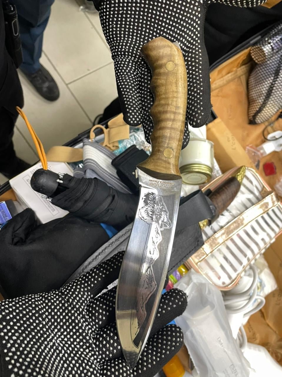 У Херсонській області затримали чоловіка, який віз з окупованого Криму вибухівку у банці з варенням 3