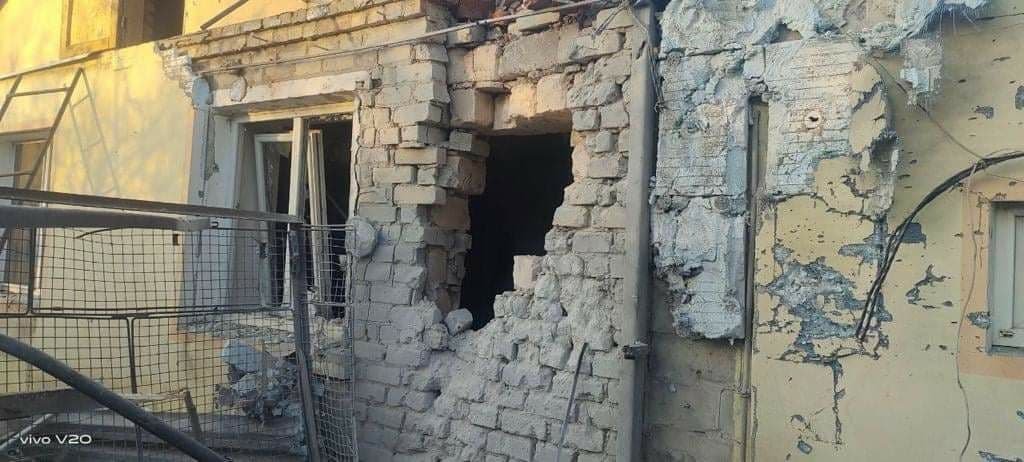 Боевики обстреляли посёлок Невельское: несколько жилых домов разрушены 3