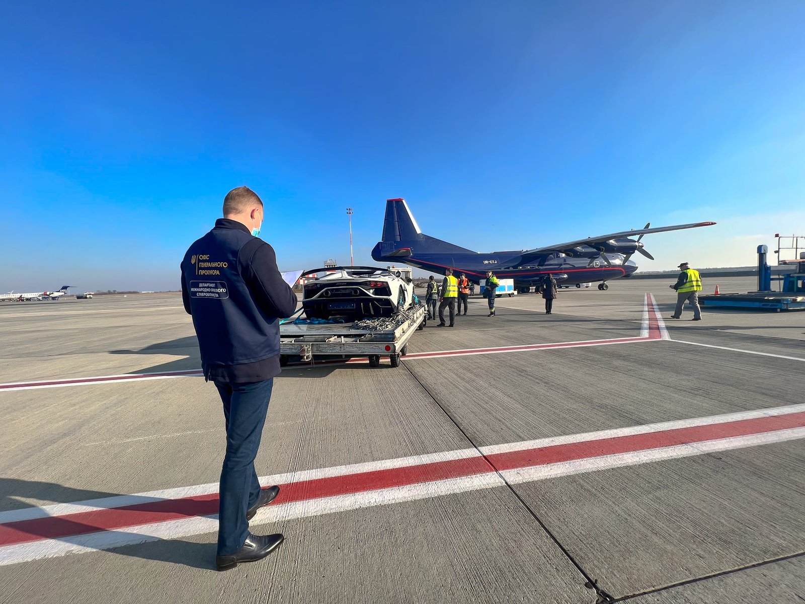 Україна вислала до Німеччини речові докази на 1 мільйон євро: Lamborghini і Rolls Royce проходять у справі про шахрайство 6
