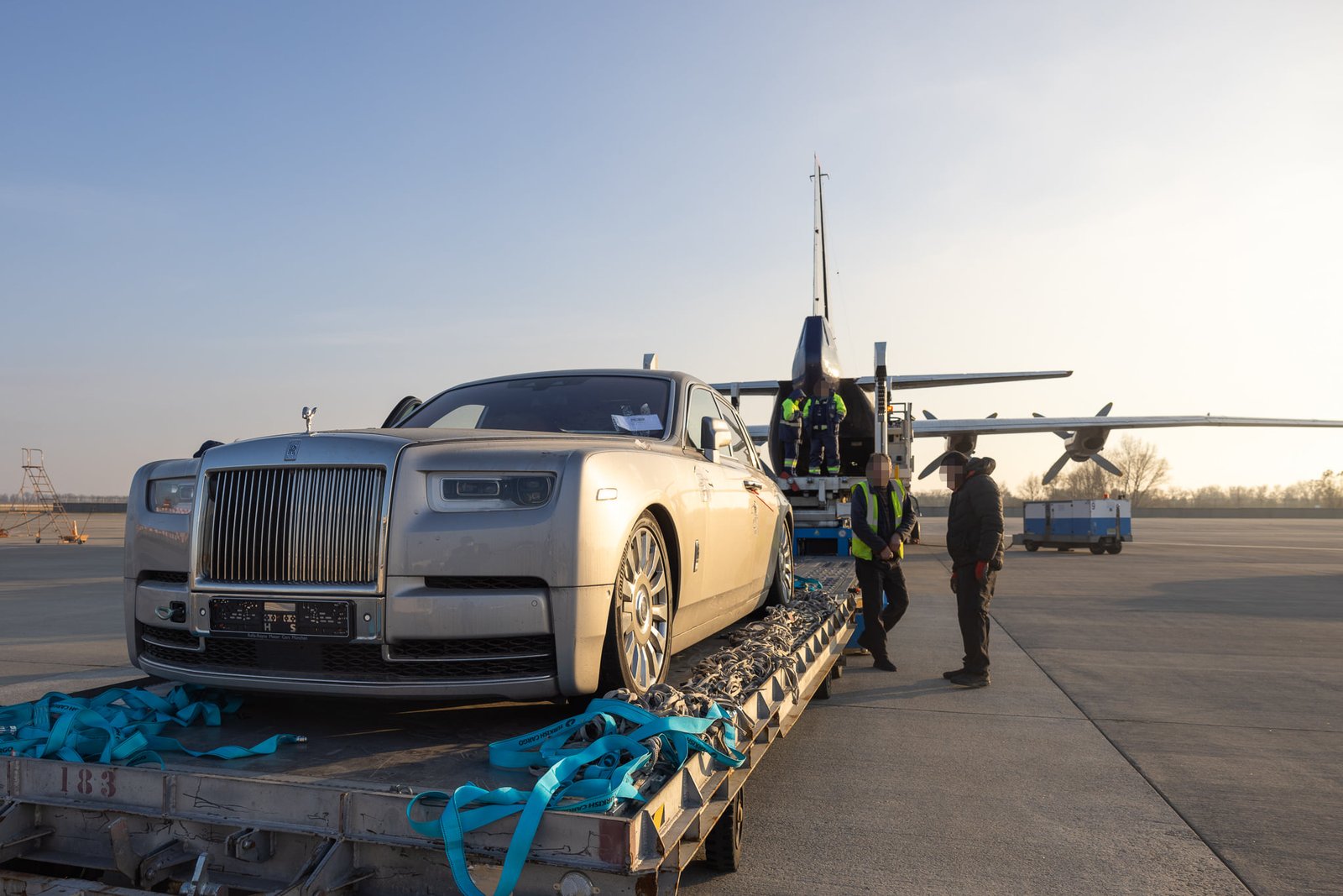 Україна вислала до Німеччини речові докази на 1 мільйон євро: Lamborghini і Rolls Royce проходять у справі про шахрайство 1