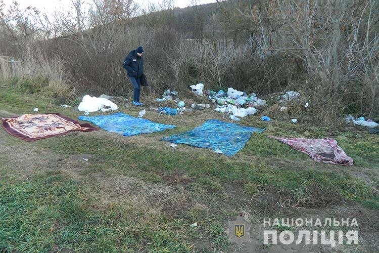 В Тернопольской области на свалке нашли труп мужчины, замотанный в покрывало: подробности и фото 2