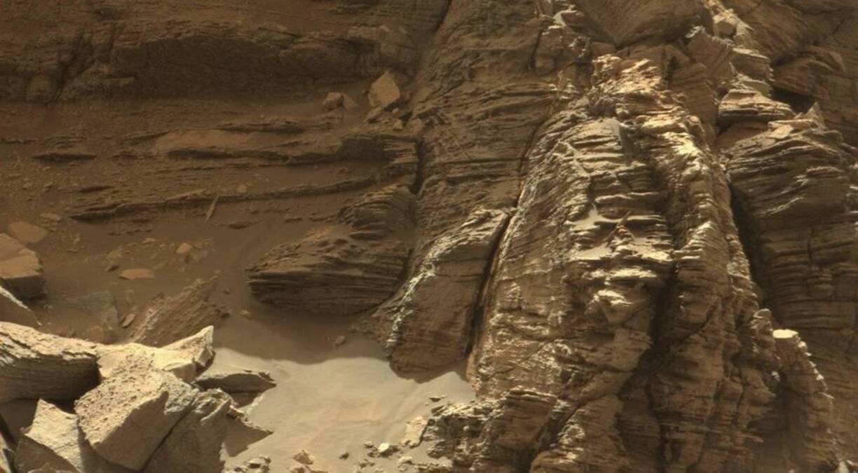 Марсоход Curiosity изучает уровень радиации на Марсе 1