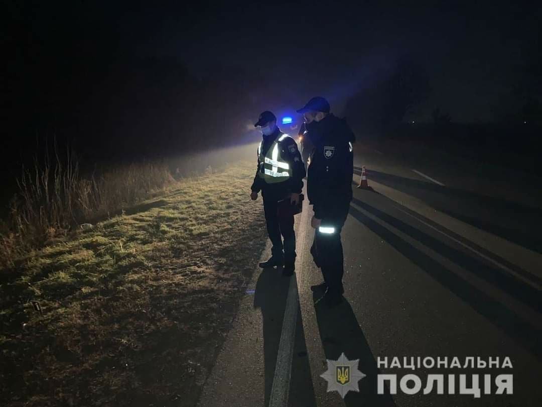 На Чернігівщині жінка з двома дітьми впала з велосипеда: загинула дівчинка 1