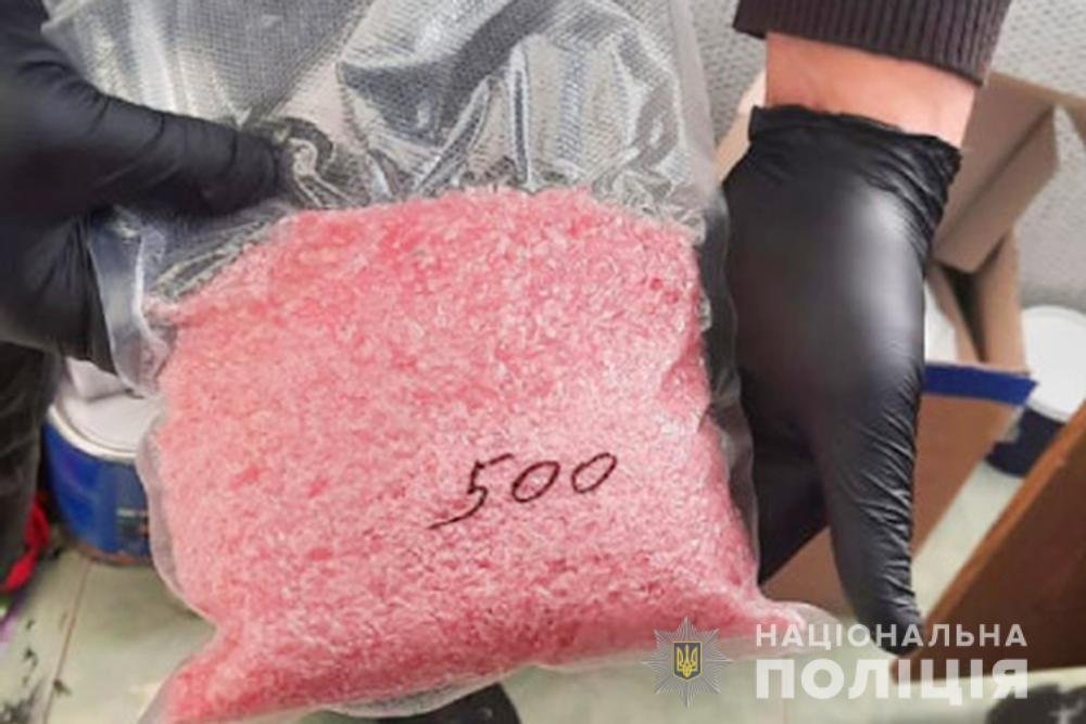 Наркодилерша из Умани продавала наркотики по Украине в детских игрушках 3