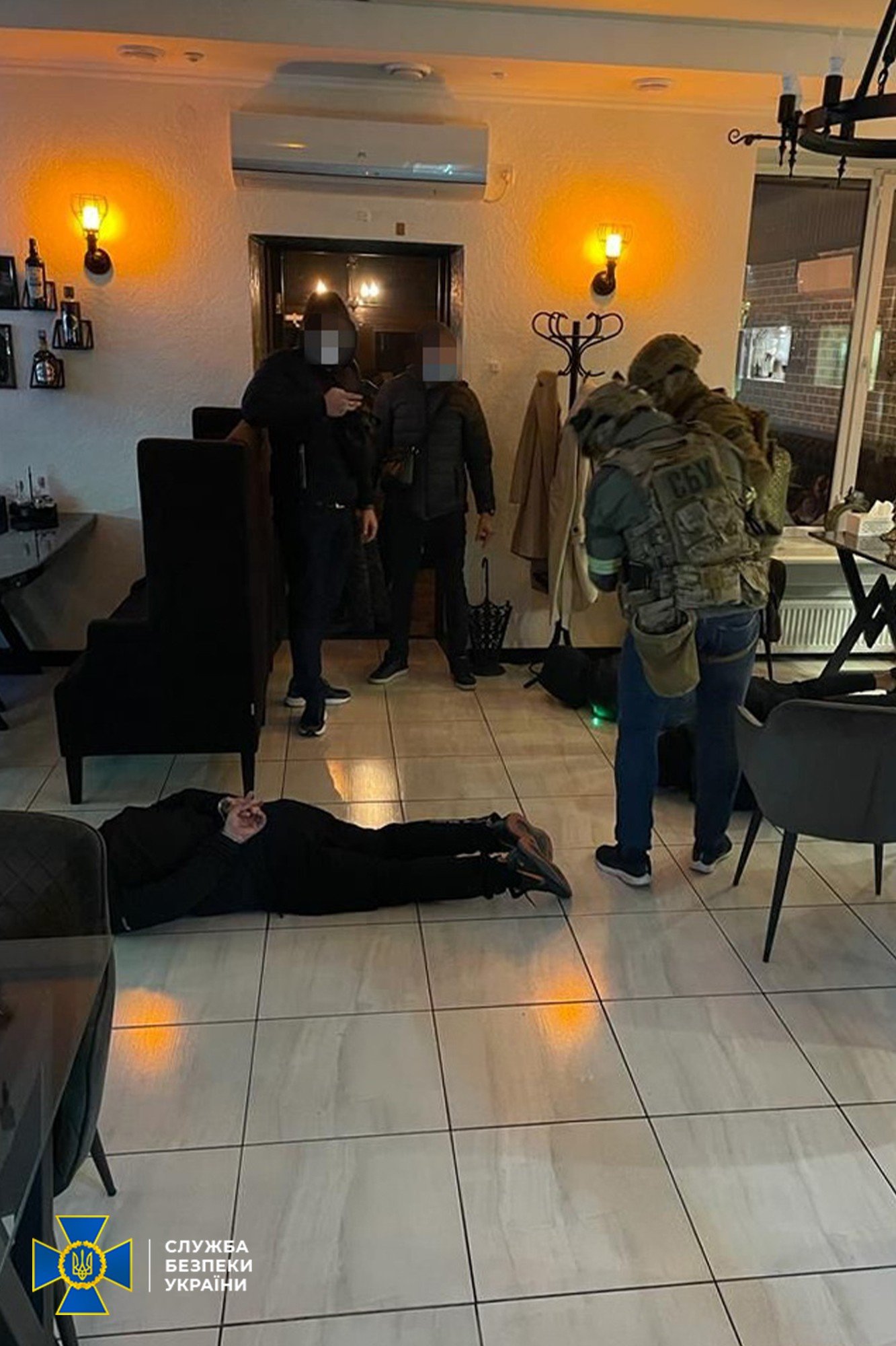 На Херсонщині фермер відмовився платити мільйон гривень рекетирам: вони побили його та забрали машину 2