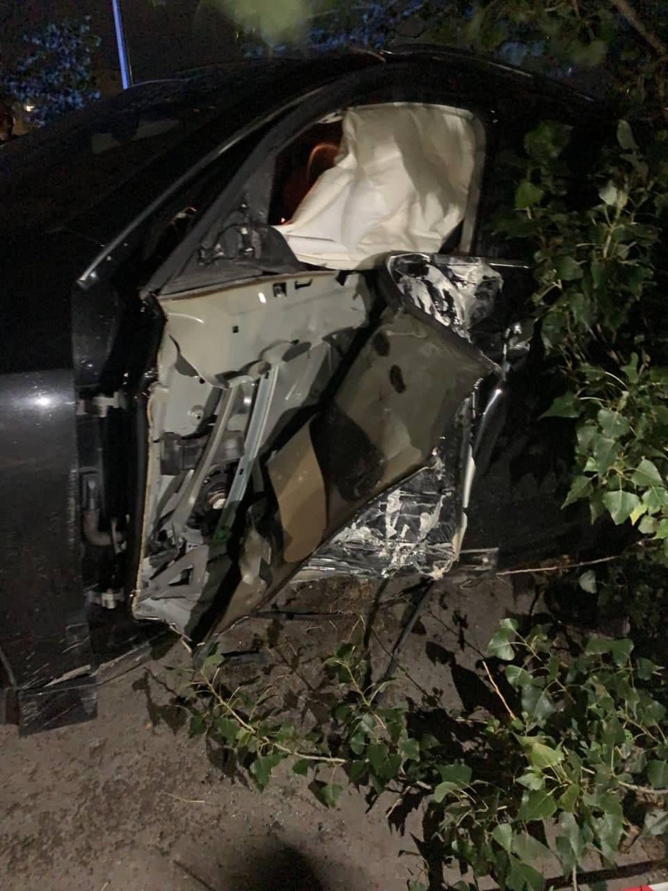 В Киеве судья понесёт наказание за «пьяное» вождение: она чуть не сбила людей и врезалась в столб 2