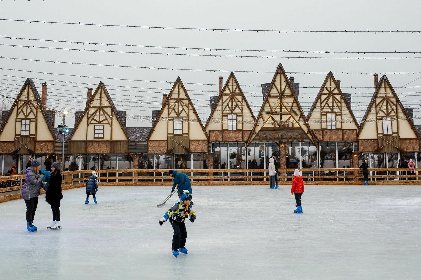 В Киеве открыли локацию зимних развлечений Winter Village в стиле Гарри Поттера 10