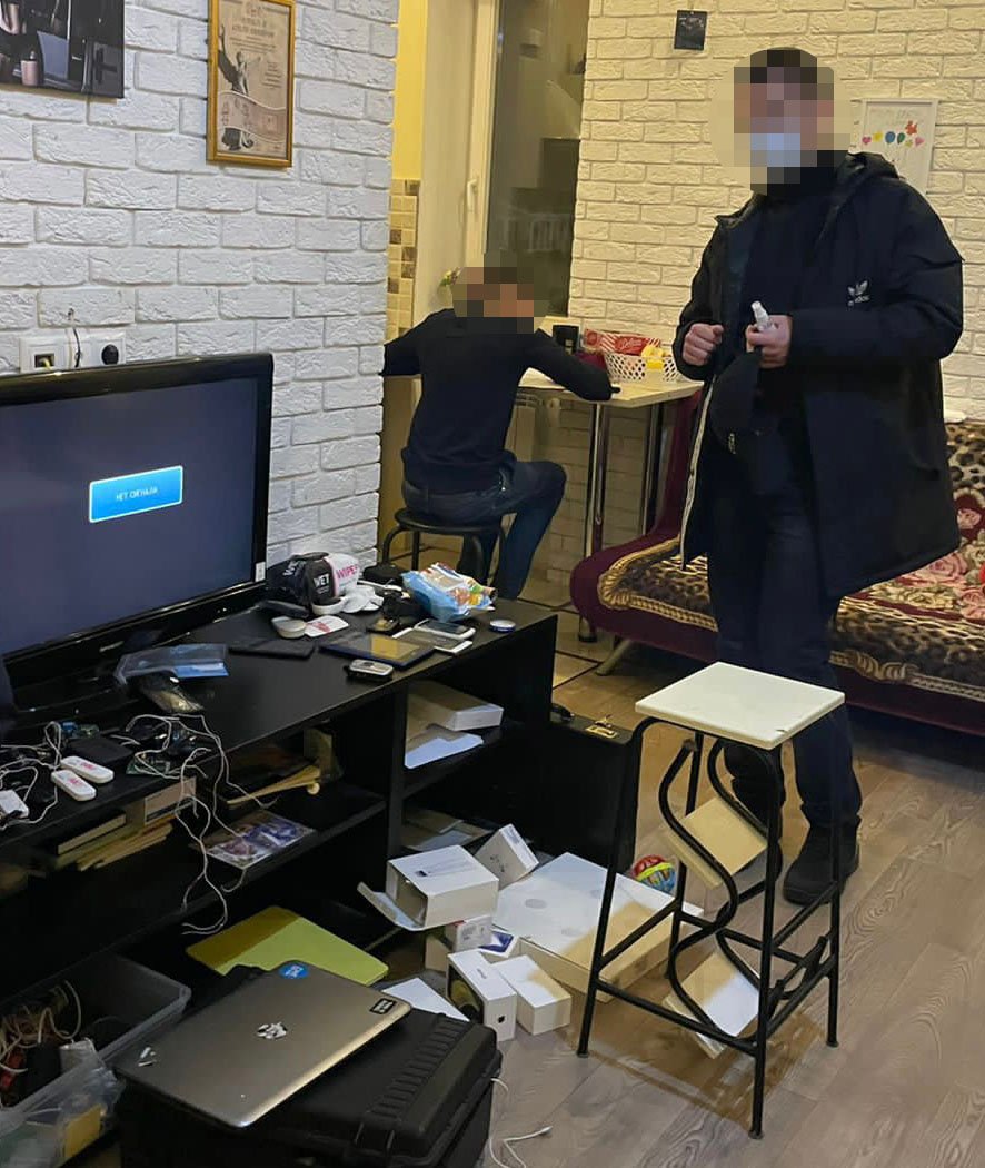 У Києві колишній співробітник поліції організовував незаконне стеження за українцями 2