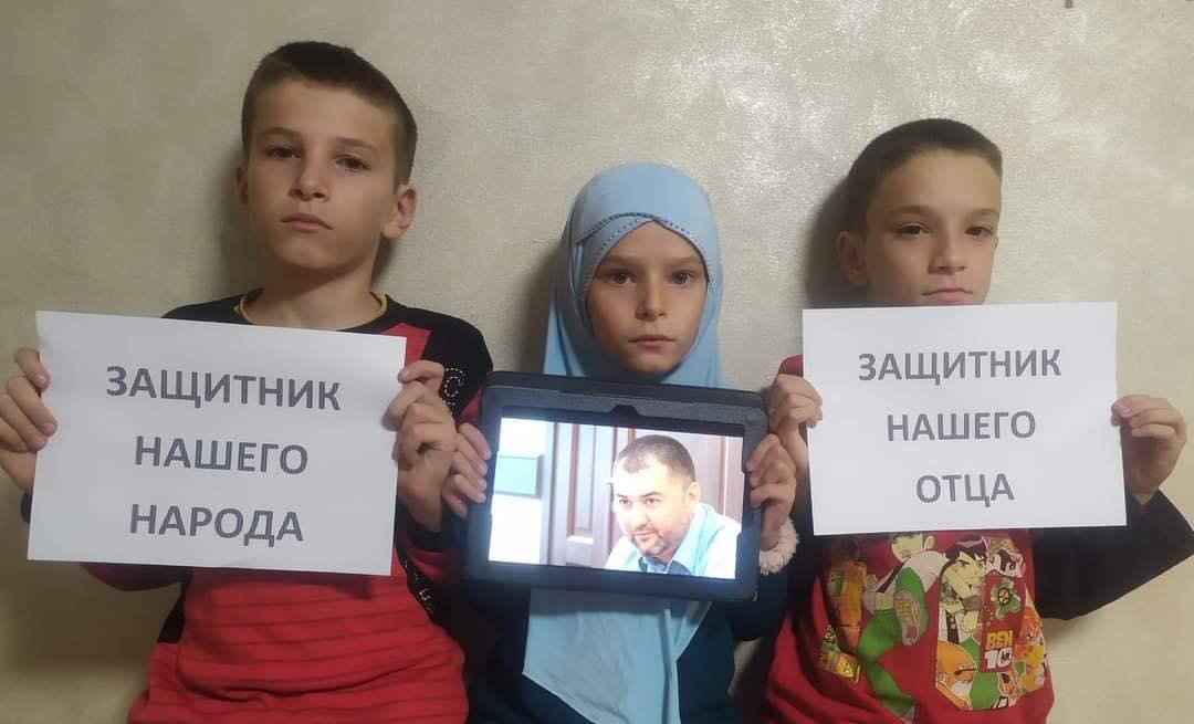 У Криму запустили флешмоб на підтримку незаконно заарештованого адвоката 7