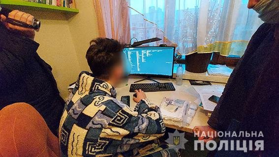 В Николаеве 15-летний парень создал фейковое приложение «Дія» и торговал фальшивыми документами: что ему грозит 4