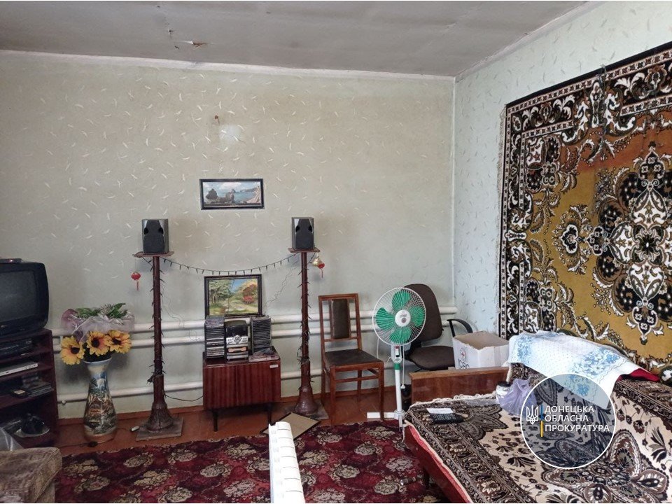 Бойовики обстріляли будинки мирних жителів у Красногорівці: справу розслідує прокуратура 1