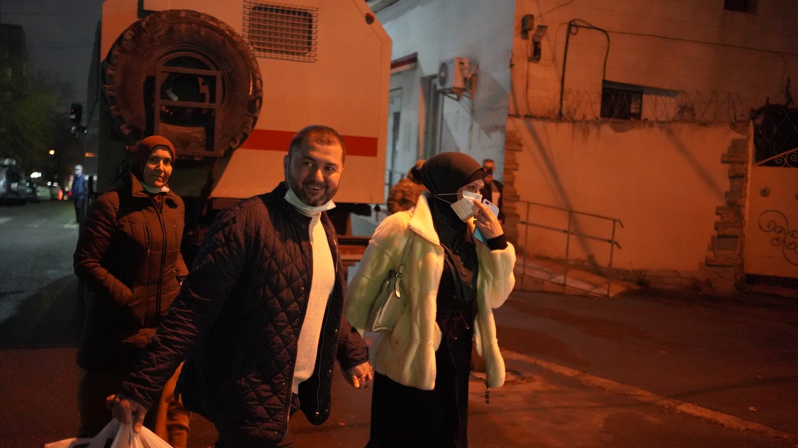 В окупованому Криму затримали понад 30 активістів, які прийшли зустрічати звільненого з ізолятора адвоката 5