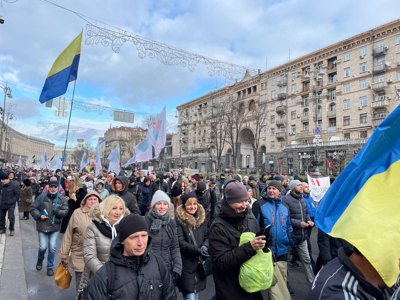 В Киеве митингуют антивакцинаторы: в центре столицы перекрыли движение 2