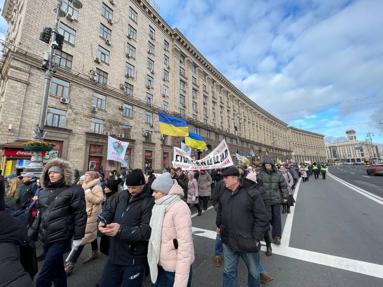 В Киеве митингуют антивакцинаторы: в центре столицы перекрыли движение 3