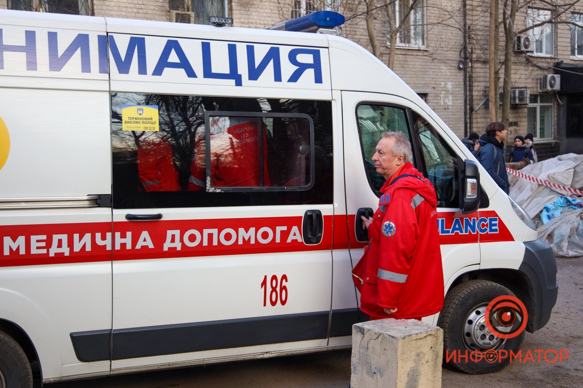 У Дніпрі горів дах багатоповерхівки: мешканців евакуювали, є постраждала 7