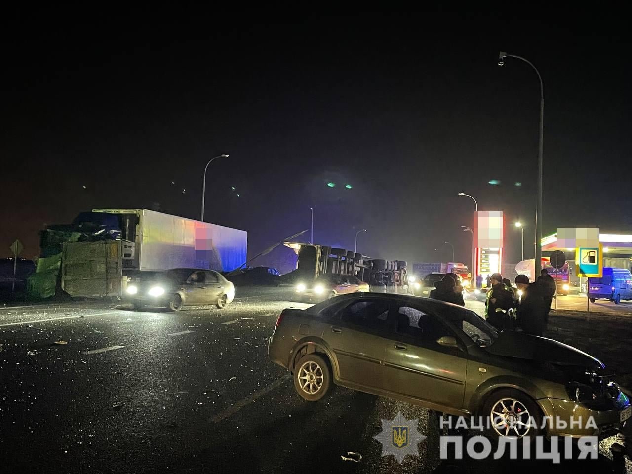 В Харькове фура раздавила такси, в котором ехали бабушка с ребёнком 1