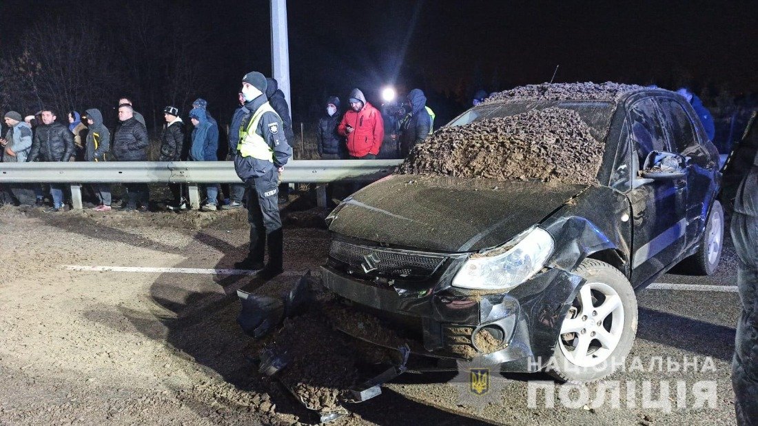 В Харькове фура раздавила такси с пассажирами. В крови водителя кроме алкоголя нашли наркотики 2