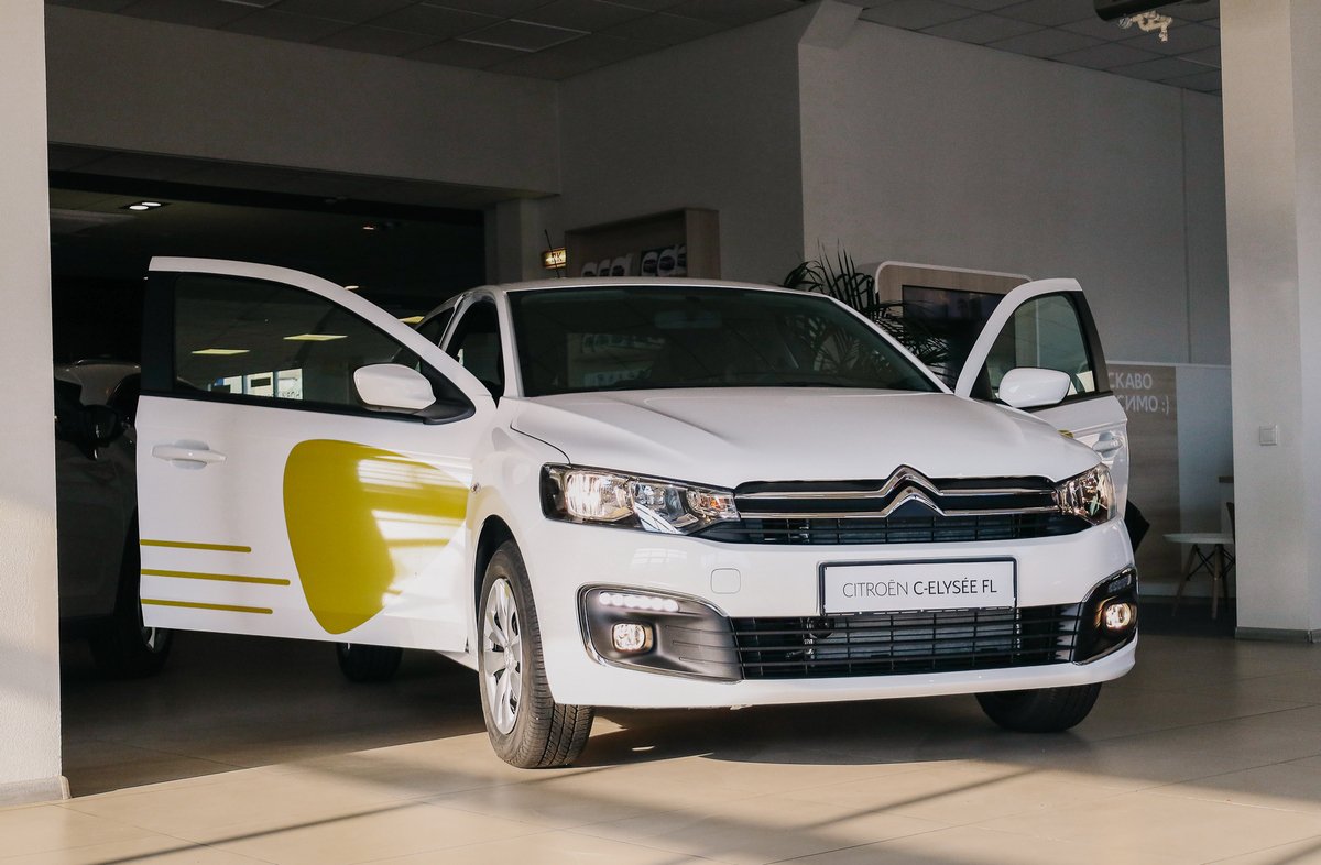 Uklon подарував своєму драйверу Citroen C-Elysee 1