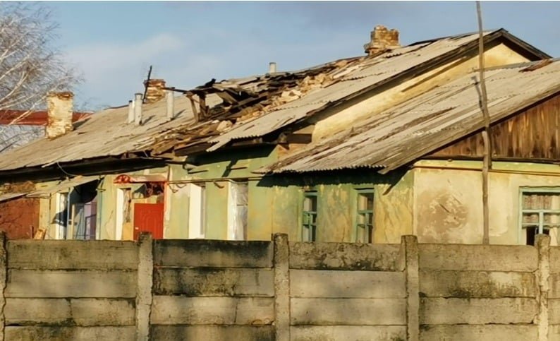 Боевики на Донбассе ранили мирного жителя Станицы Луганской и обстреляли Нью-Йорк 1