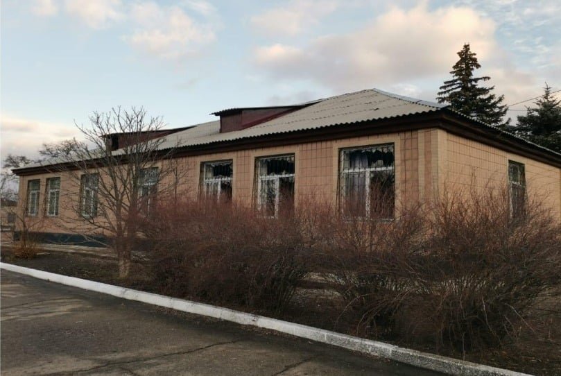 Боевики на Донбассе ранили мирного жителя Станицы Луганской и обстреляли Нью-Йорк 2