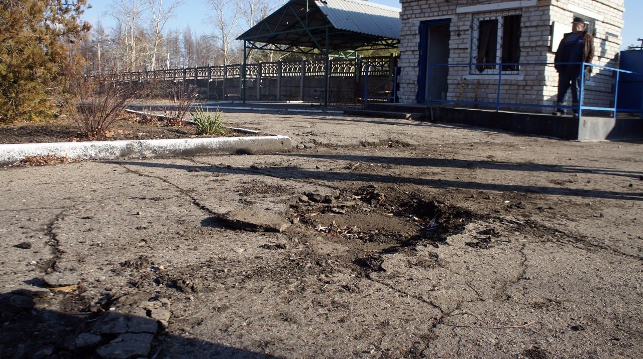 У штабі ООС показали пошкоджені обстрілами окупантів будинки у Станиці Луганській 2