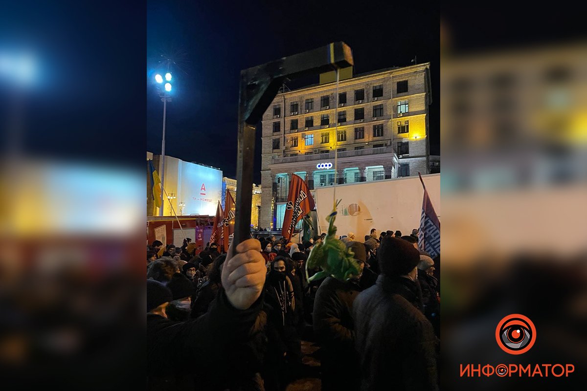 Тысячи людей митингуют на Майдане в Киеве. Хроника событий 15