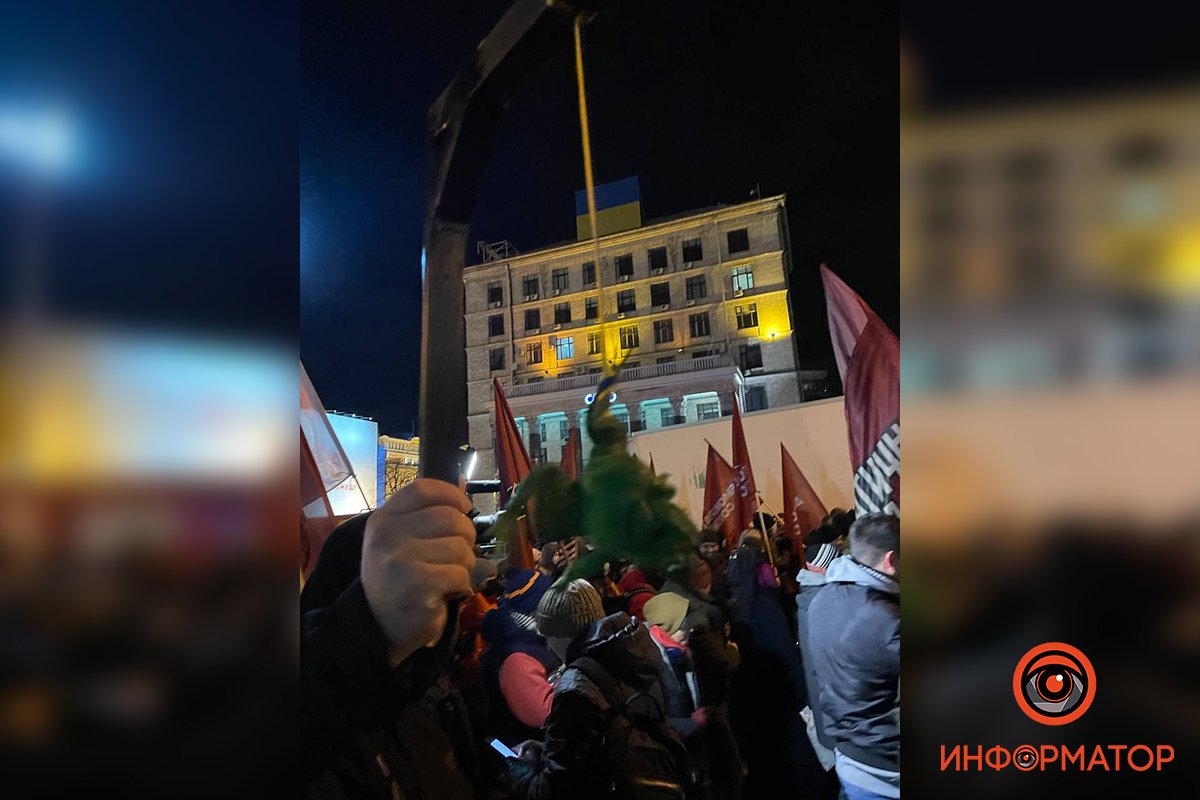 Тысячи людей митингуют на Майдане в Киеве. Хроника событий 16