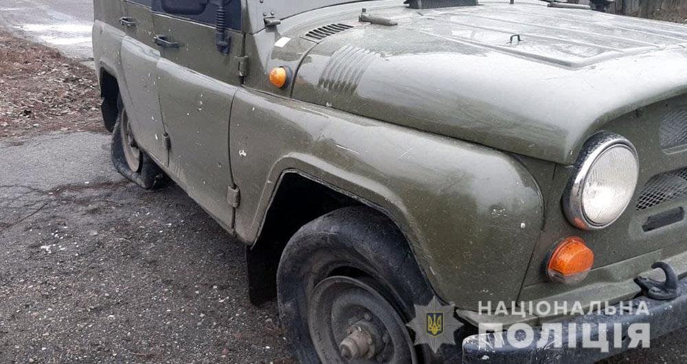 В Донецкой области на ходу взорвалась машина: водитель в больнице 1