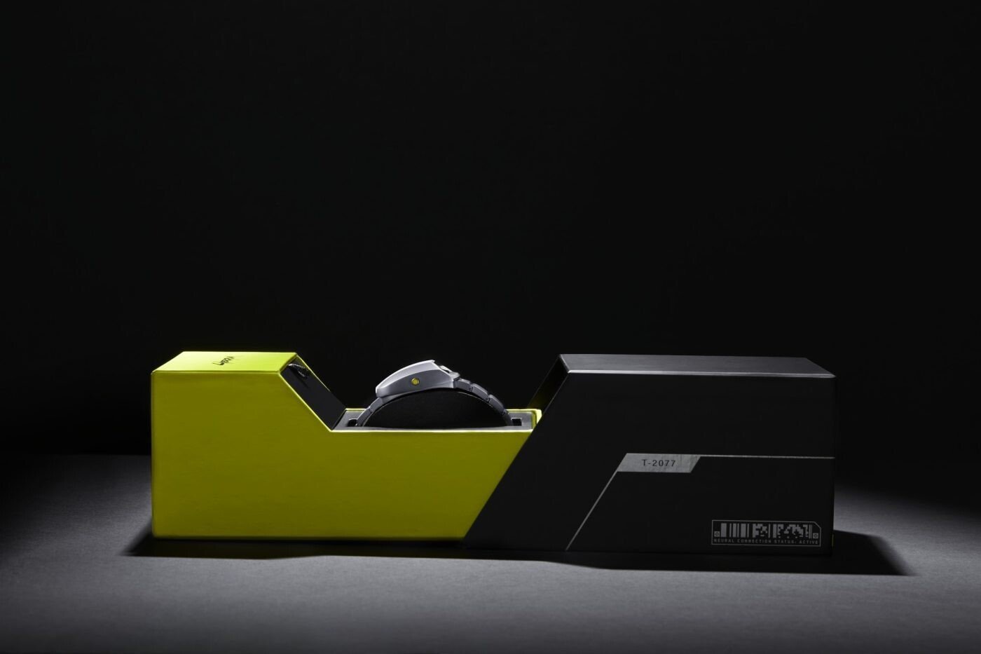 CD Project RED представила титановые часы в стиле Cyberpunk 2077 3