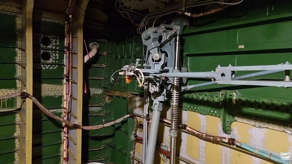 Як виглядають таємні кімнати найбільшого у світі літака "Мрія" 2