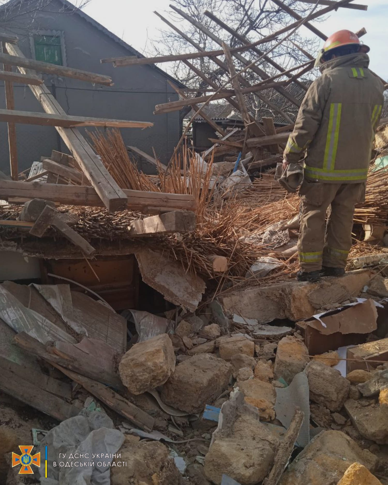 Вибух будинку на Одещині: рятувальники знайшли під завалами чоловіка 3